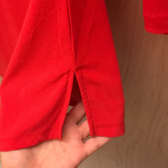 Cute red top - Picture 2 of 2